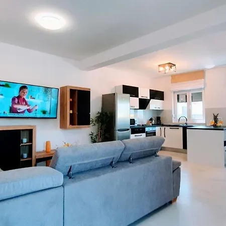 Villa Ivona Swimming Pool And Jacuzzi 빌라 *
