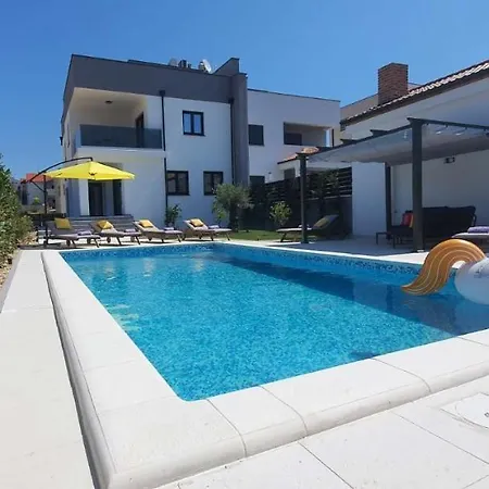 빌라 Villa Ivona Swimming Pool And Jacuzzi